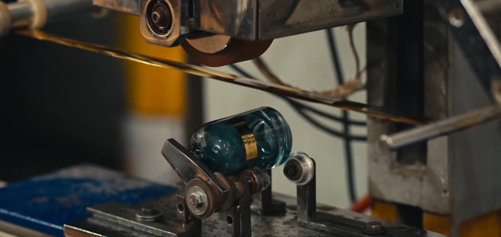 Aplicación de hot-stamping sobre un envase